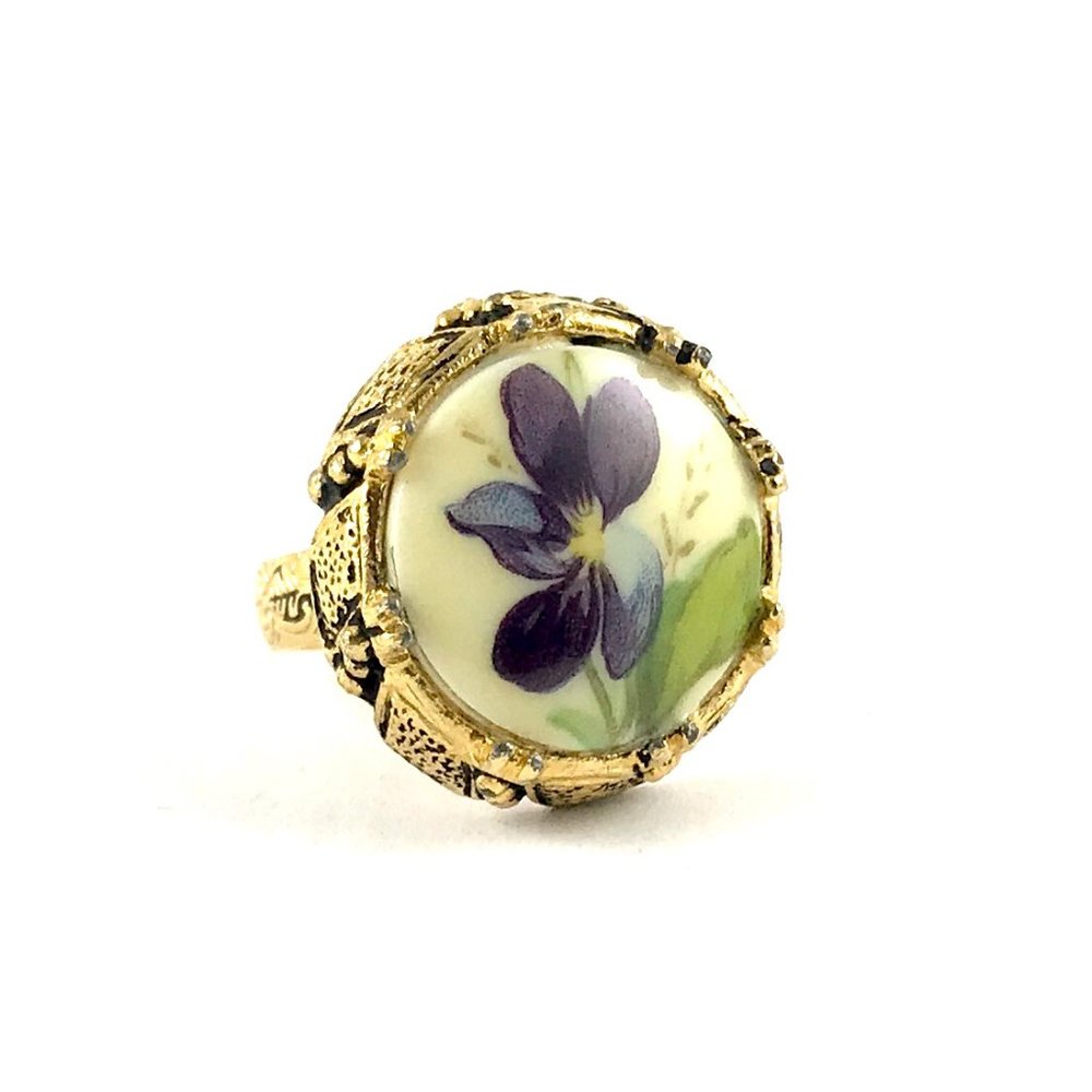 Pretty Painted Flower Gold Ring Size 7